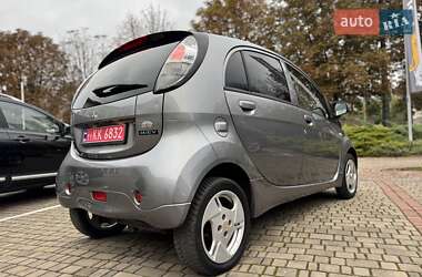 Хэтчбек Mitsubishi i-MiEV 2011 в 