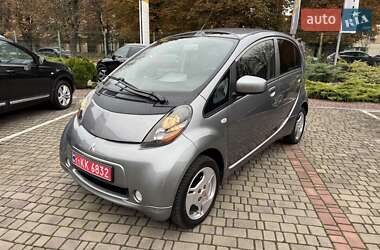 Хэтчбек Mitsubishi i-MiEV 2011 в 