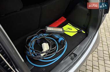 Хэтчбек Mitsubishi i-MiEV 2011 в 