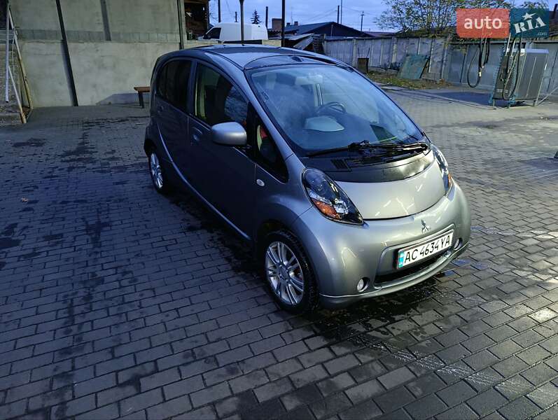 Хэтчбек Mitsubishi i-MiEV 2011 в Киверцах