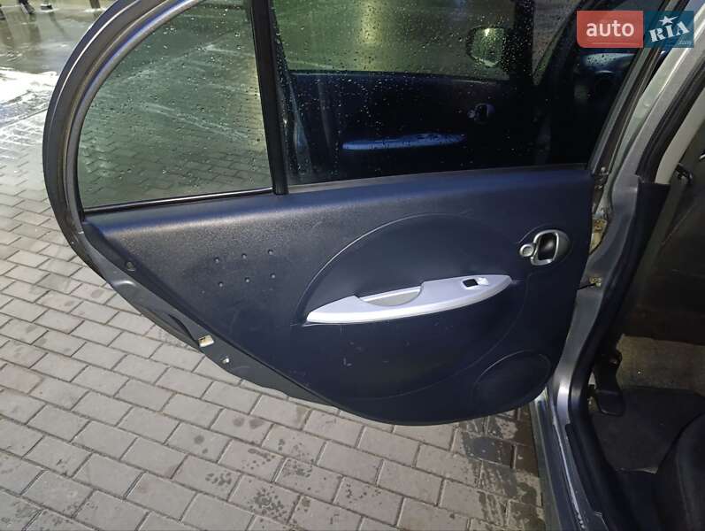 Хэтчбек Mitsubishi i-MiEV 2011 в Киверцах