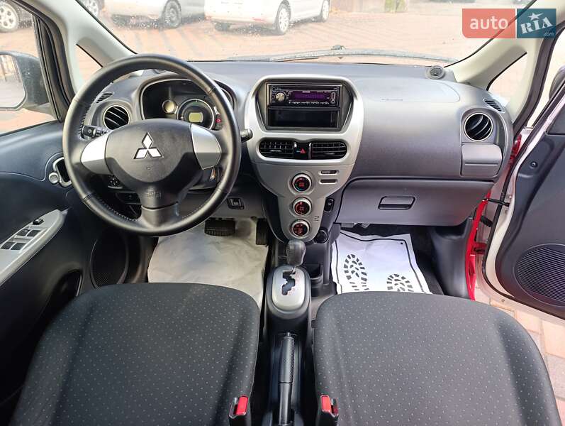Хэтчбек Mitsubishi i-MiEV 2011 в Звягеле фото 17 Хэтчбек Mitsubishi i-MiEV 2011 в Звягеле