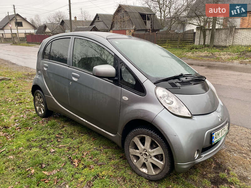 Mitsubishi i-MiEV 2014 Mitsubishi i-MiEV 2014