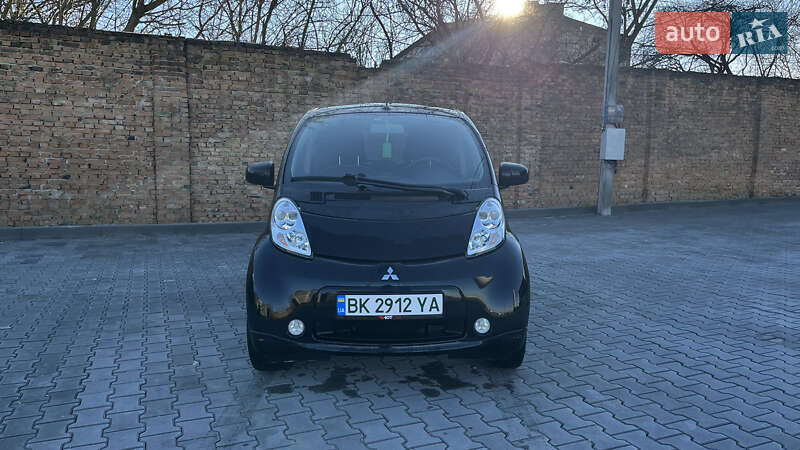 Хэтчбек Mitsubishi i-MiEV 2015 в Дубно