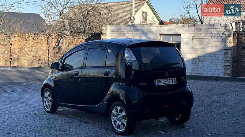 Хэтчбек Mitsubishi i-MiEV 2015 в Дубно