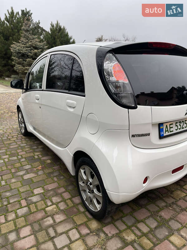 Хэтчбек Mitsubishi i-MiEV 2015 в Днепре