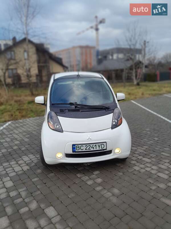 Хэтчбек Mitsubishi i-MiEV 2012 в Львове