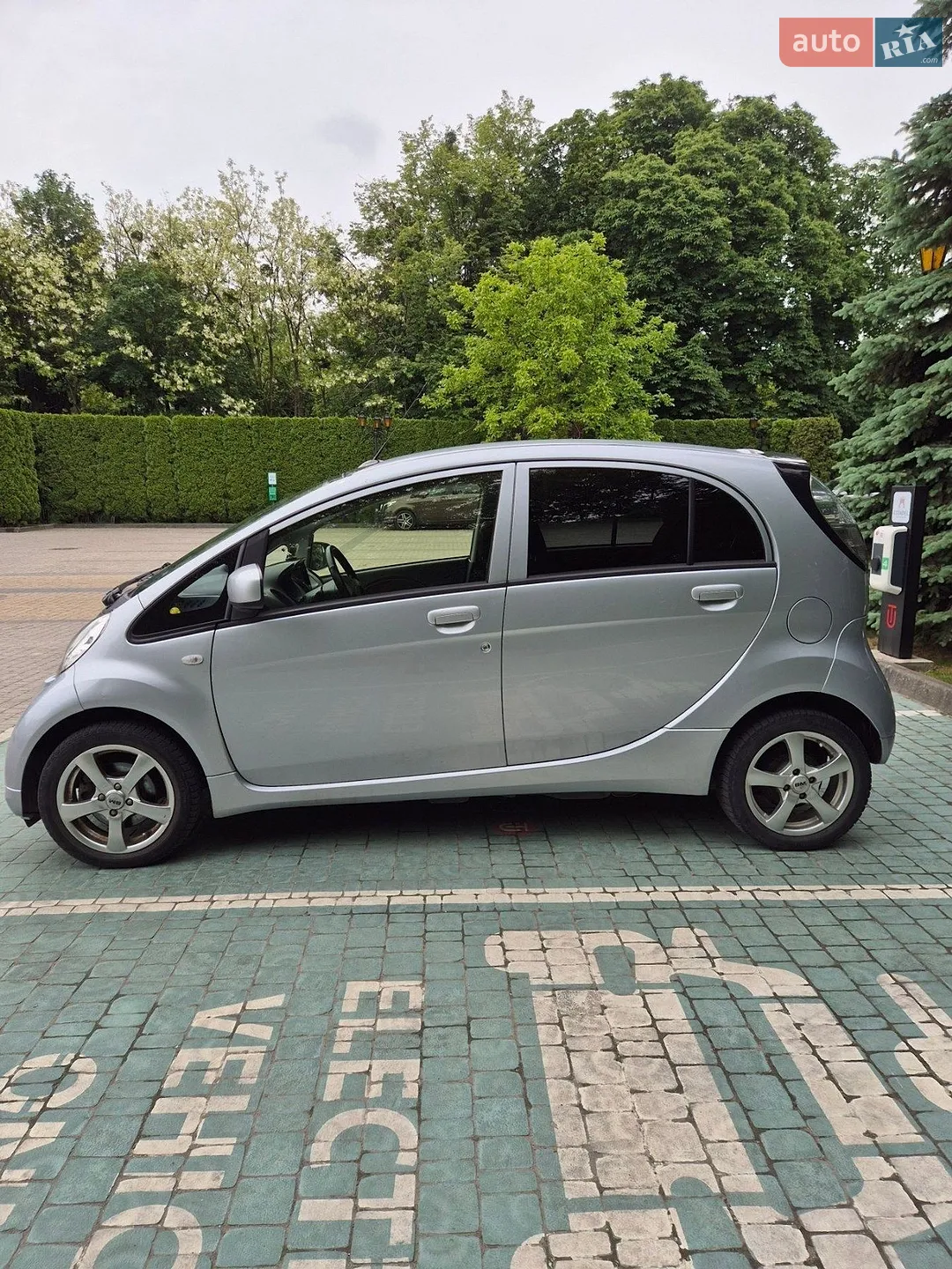 2014 Mitsubishi i-MiEV - мініатюра 9