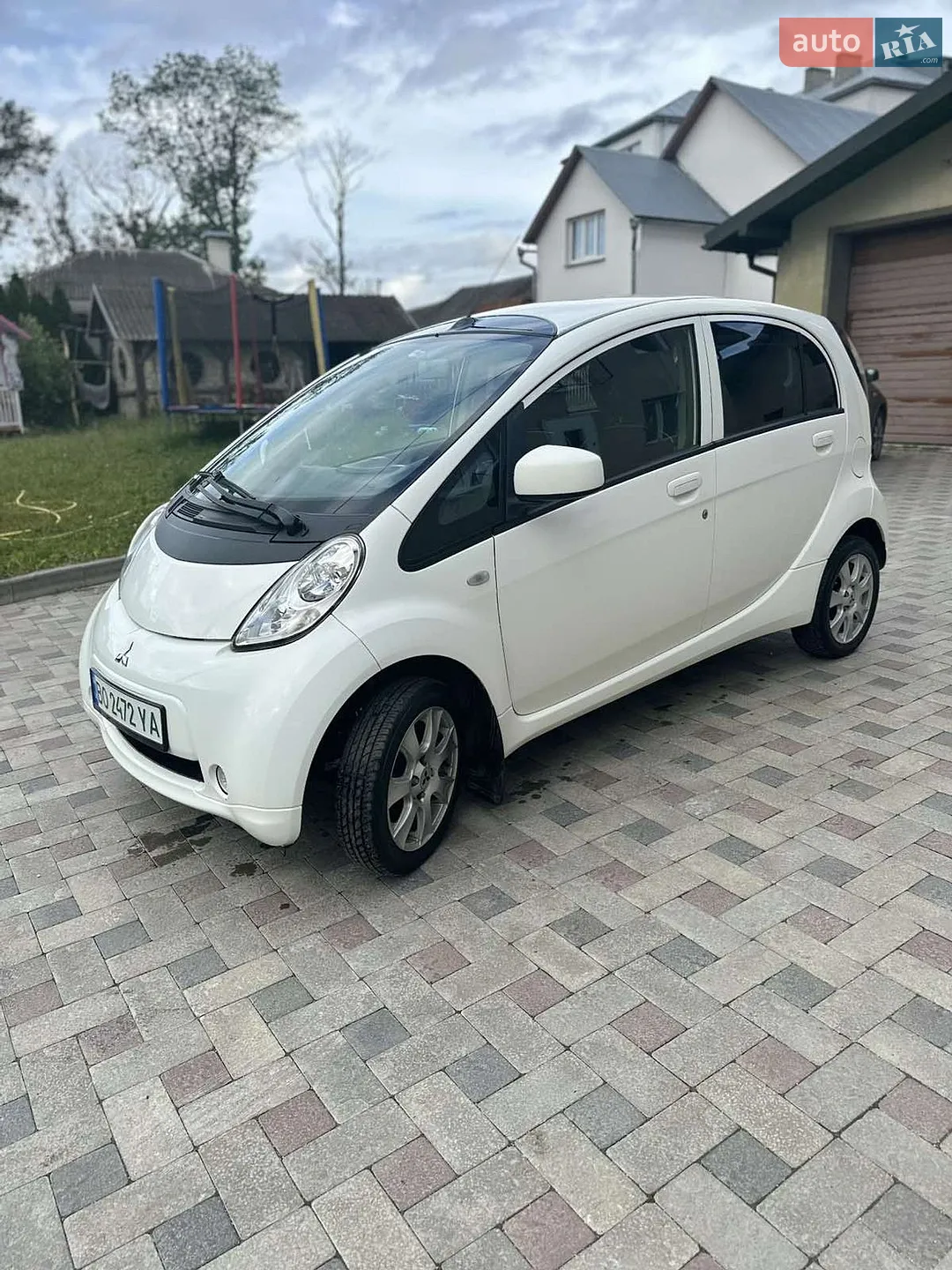 2015 Mitsubishi i-MiEV - мініатюра 3