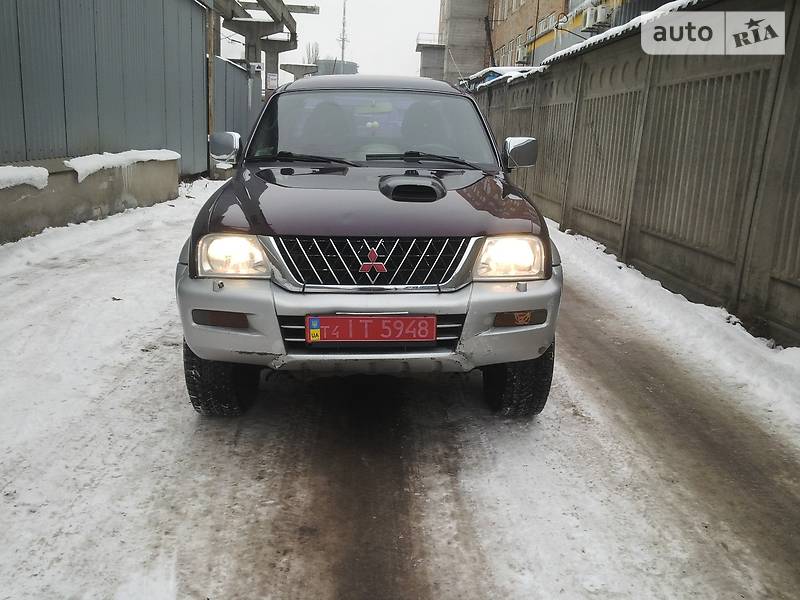 Седан Mitsubishi L 200 2003 в Киеве