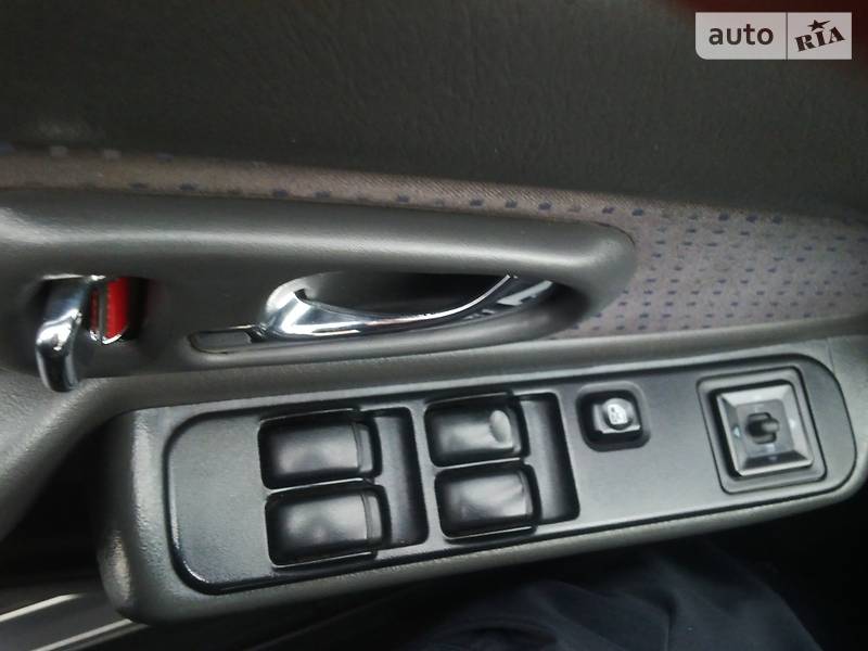 Седан Mitsubishi L 200 2003 в Киеве