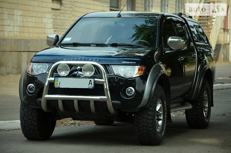 Внедорожник / Кроссовер Mitsubishi L 200 2008 в Кривом Роге