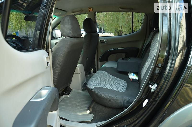 Внедорожник / Кроссовер Mitsubishi L 200 2008 в Кривом Роге