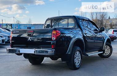 Позашляховик / Кросовер Mitsubishi L 200 2008 в 