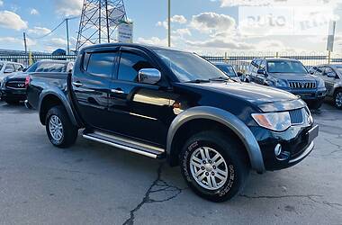 Позашляховик / Кросовер Mitsubishi L 200 2008 в 