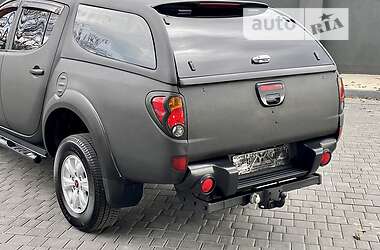 Внедорожник / Кроссовер Mitsubishi L 200 2012 в Одессе