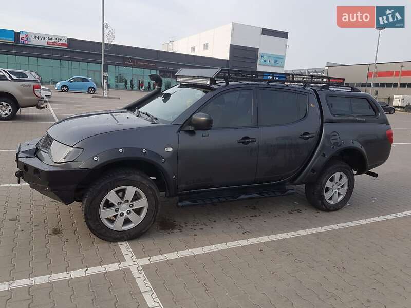 Пикап Mitsubishi L 200 2011 в Киеве