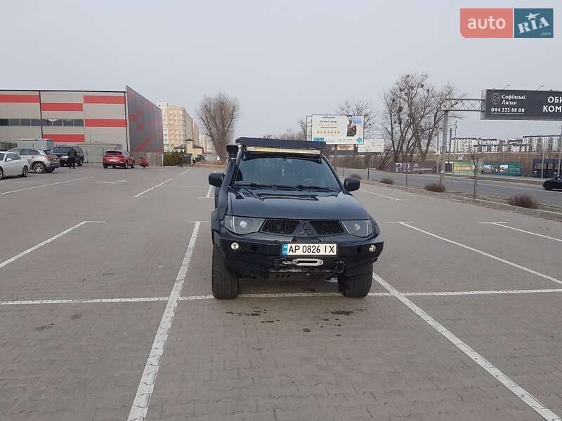 Пикап Mitsubishi L 200 2011 в Киеве