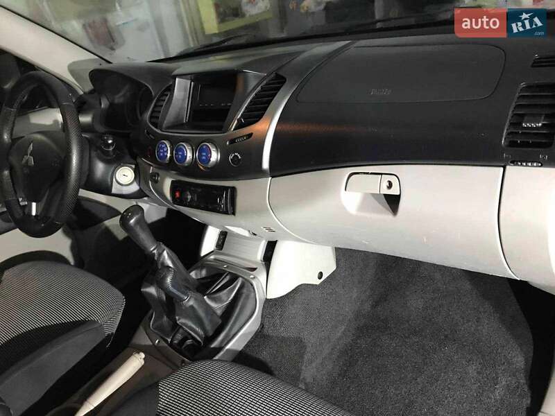 Пікап Mitsubishi L 200 2007 в Славському