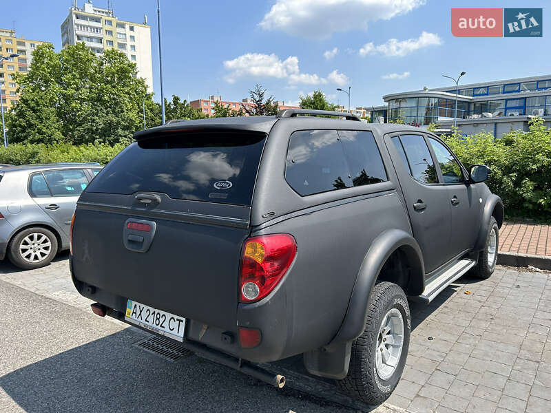 Пикап Mitsubishi L 200 2010 в Харькове