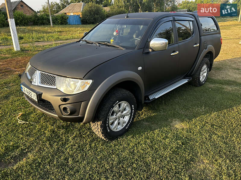 Пикап Mitsubishi L 200 2011 в Сумах