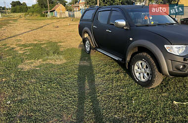 Пикап Mitsubishi L 200 2011 в 