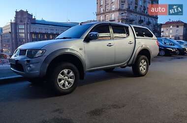 Пикап Mitsubishi L 200 2011 в Киеве