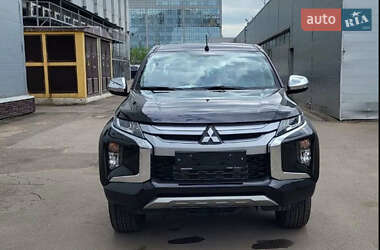 Пикап Mitsubishi L 200 2023 в Львове