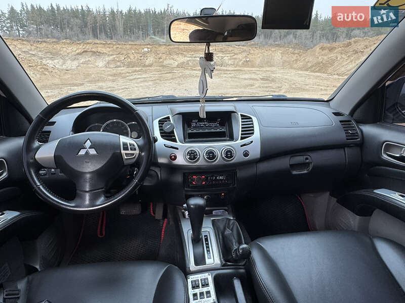 Пикап Mitsubishi L 200 2011 в Вознесенске