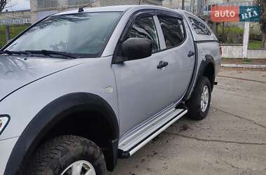 Пикап Mitsubishi L 200 2011 в 