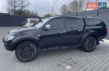 Пікап Mitsubishi L 200 2011 в 