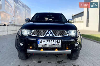 Пікап Mitsubishi L 200 2012 в 