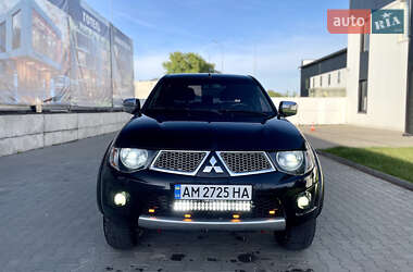 Пікап Mitsubishi L 200 2012 в 