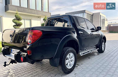 Пікап Mitsubishi L 200 2012 в 