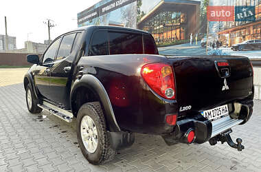 Пікап Mitsubishi L 200 2012 в 
