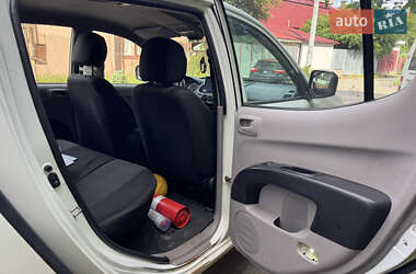 Пикап Mitsubishi L 200 2012 в 