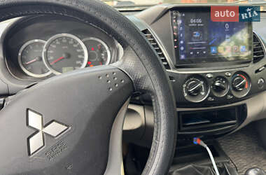 Пикап Mitsubishi L 200 2012 в 