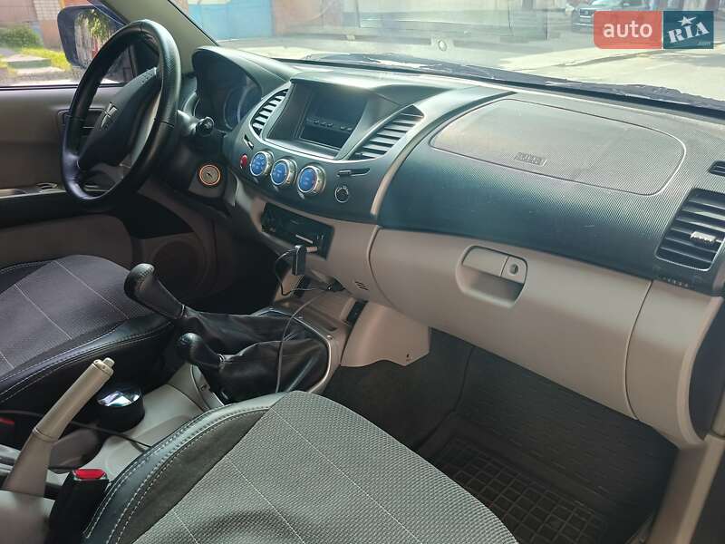 Пикап Mitsubishi L 200 2007 в Белой Церкви фото 10 Пикап Mitsubishi L 200 2007 в Белой Церкви