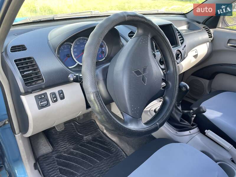 Пікап Mitsubishi L 200 2007 в Києві