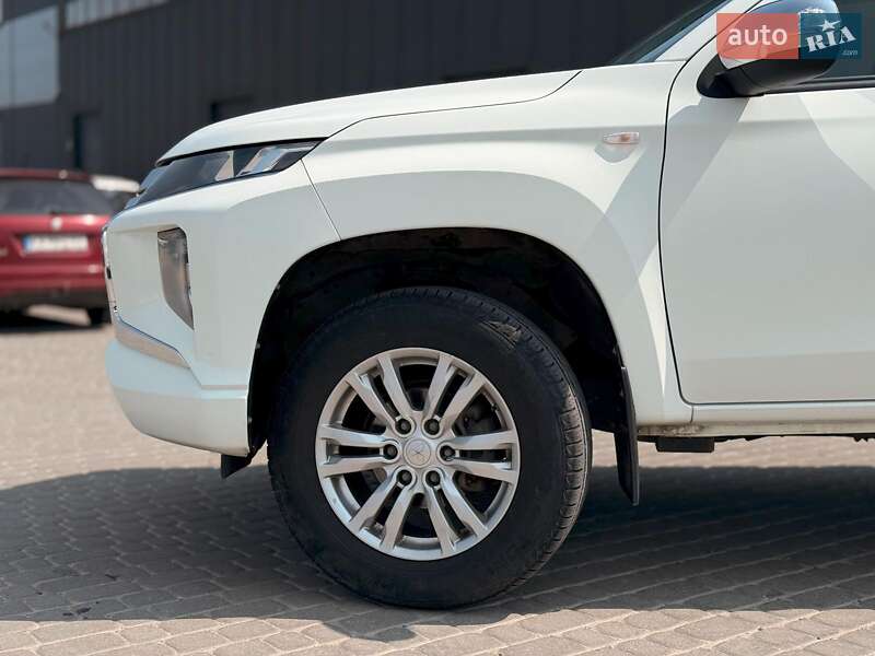 Пикап Mitsubishi L 200 2019 в Львове