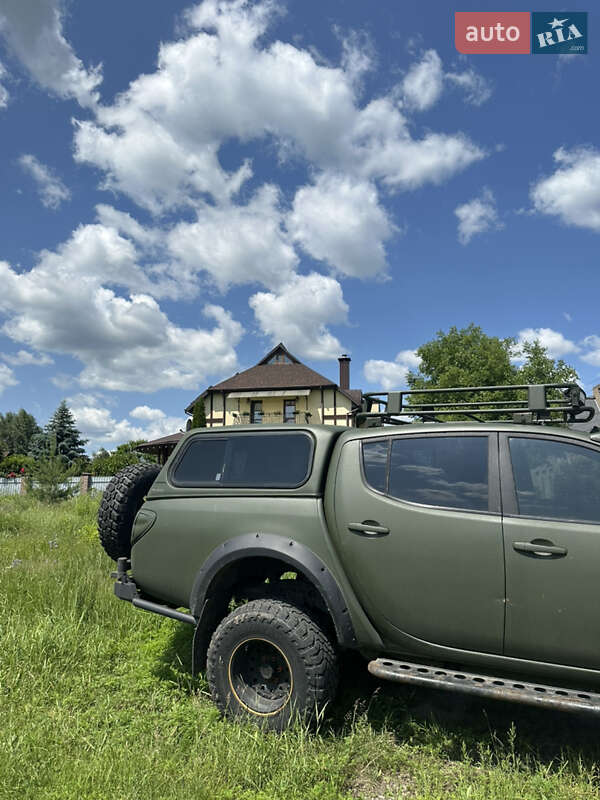 Пикап Mitsubishi L 200 2012 в Киеве