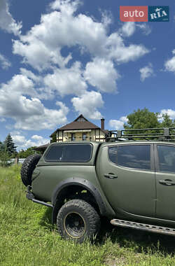 Пикап Mitsubishi L 200 2012 в 