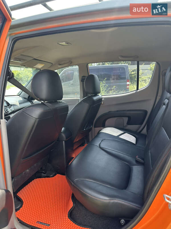 Пикап Mitsubishi L 200 2012 в Киеве