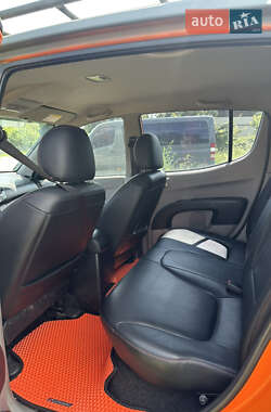Пикап Mitsubishi L 200 2012 в 