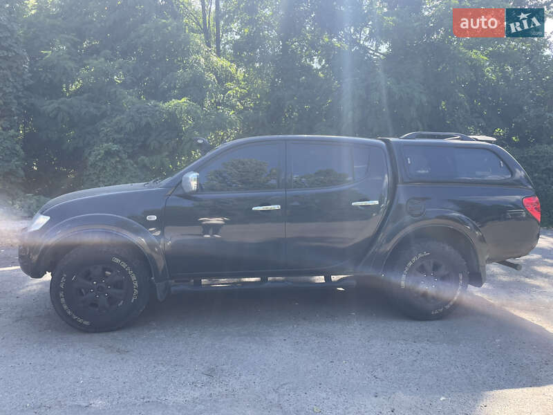 Пикап Mitsubishi L 200 2011 в Киеве