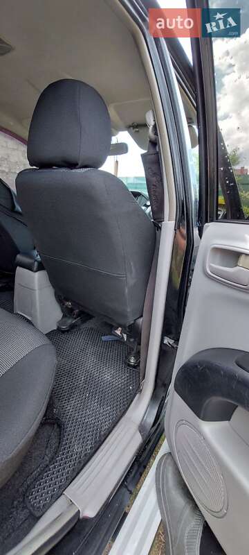 Пикап Mitsubishi L 200 2007 в Новояворовске