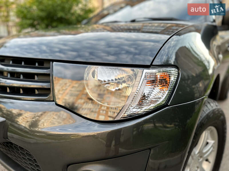 Пикап Mitsubishi L 200 2013 в Киеве