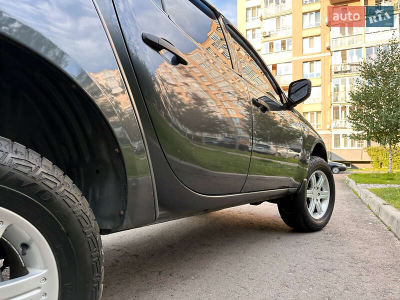 Пикап Mitsubishi L 200 2013 в Киеве