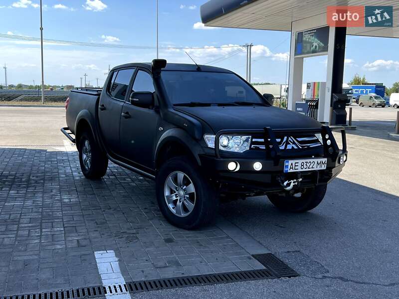Mitsubishi L 200 2014