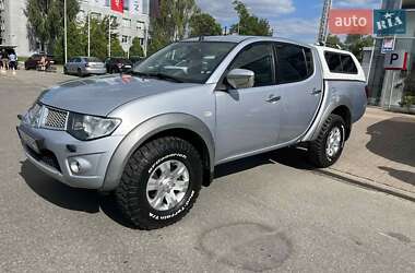 Пикап Mitsubishi L 200 2012 в 